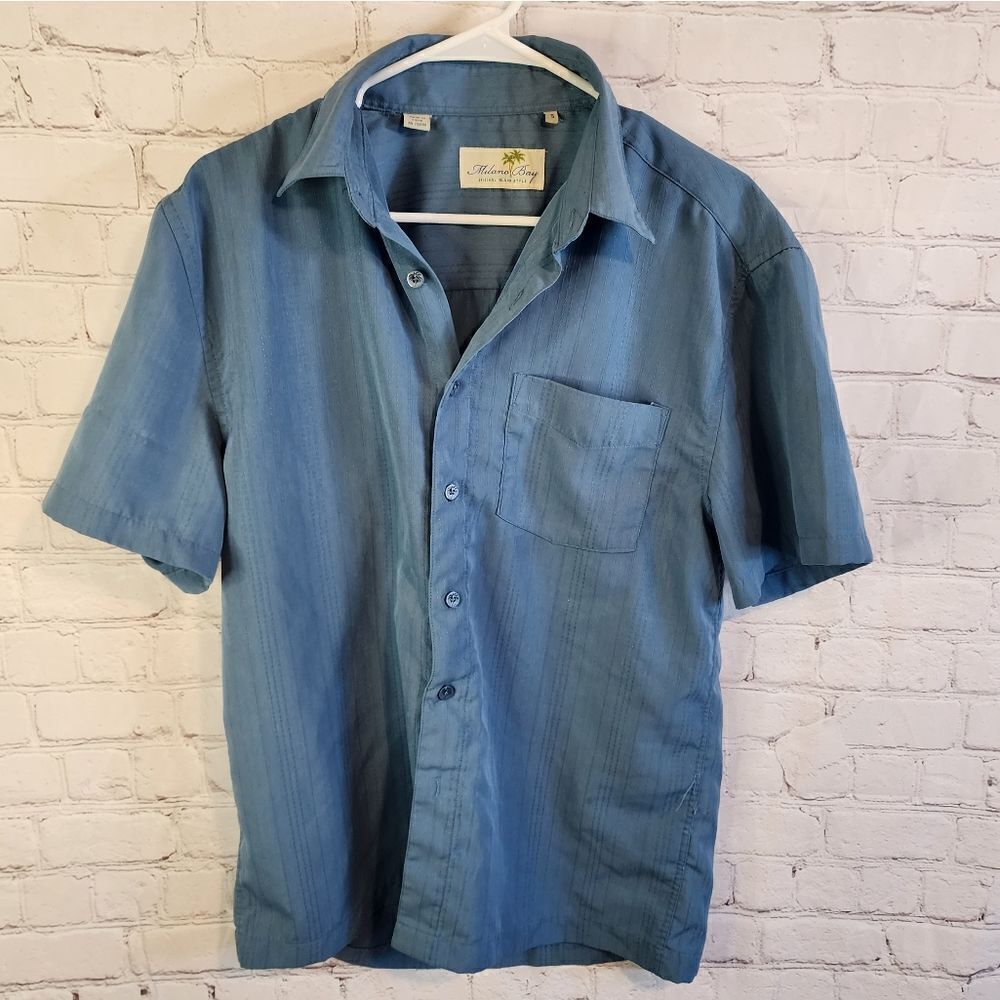 Men's Milano Bay button down shirt, size small